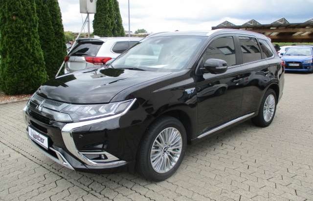 Mitsubishi Outlander Outlander Plug-in Hybrid TOP 2.4 NAVI ACC LED SHZ