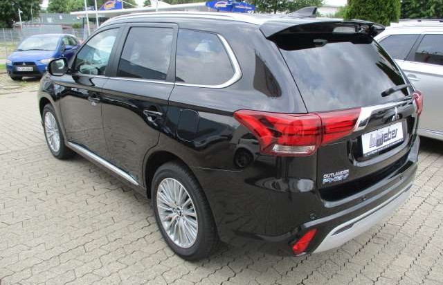 Mitsubishi Outlander Outlander Plug-in Hybrid TOP 2.4 NAVI ACC LED SHZ