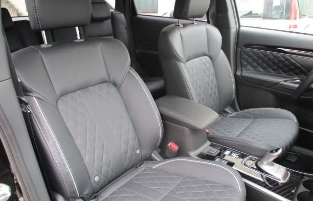 Mitsubishi Outlander Outlander Plug-in Hybrid TOP 2.4 NAVI ACC LED SHZ