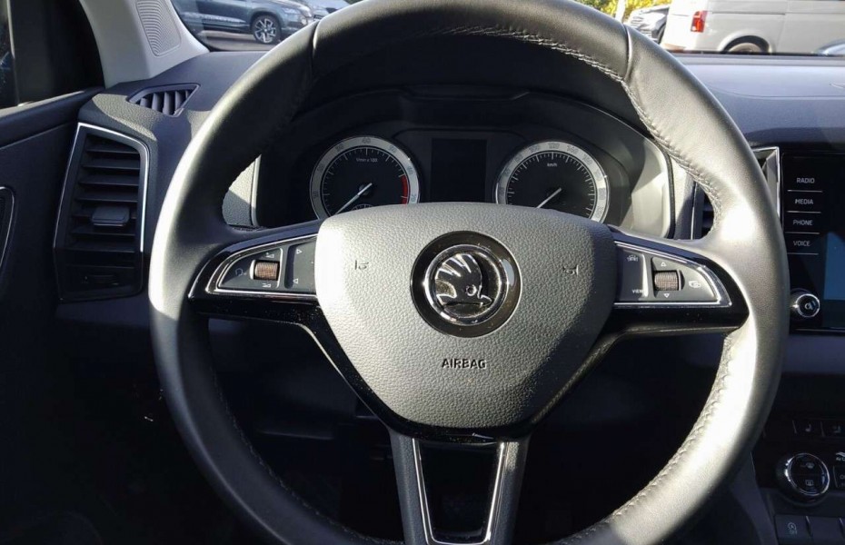 Škoda Karoq 1.5 TSI DSG Style LED+NAVI+AHK+KEYLESS Klima Navi