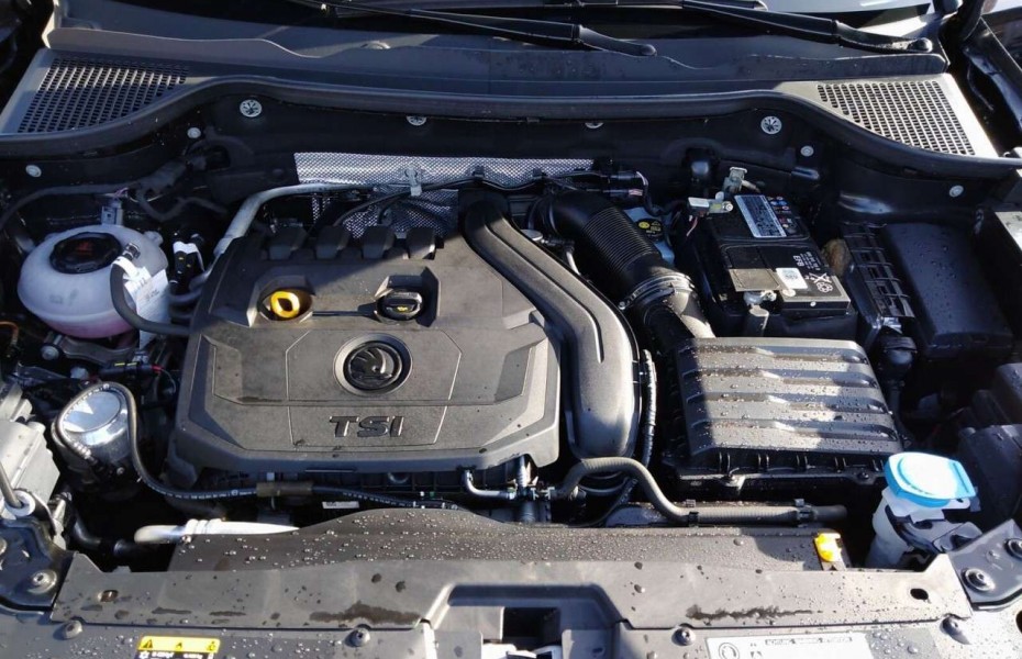 Škoda Karoq 1.5 TSI DSG Style LED+NAVI+AHK+KEYLESS Klima Navi