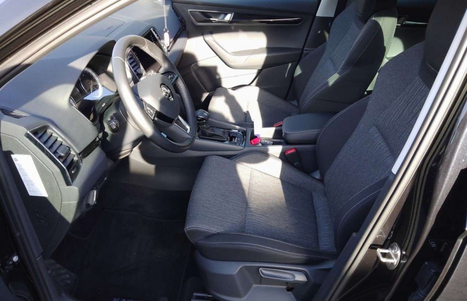 Škoda Karoq 1.5 TSI DSG Style LED+NAVI+AHK+KEYLESS Klima Navi