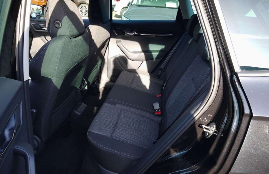 Škoda Karoq 1.5 TSI DSG Style LED+NAVI+AHK+KEYLESS Klima Navi