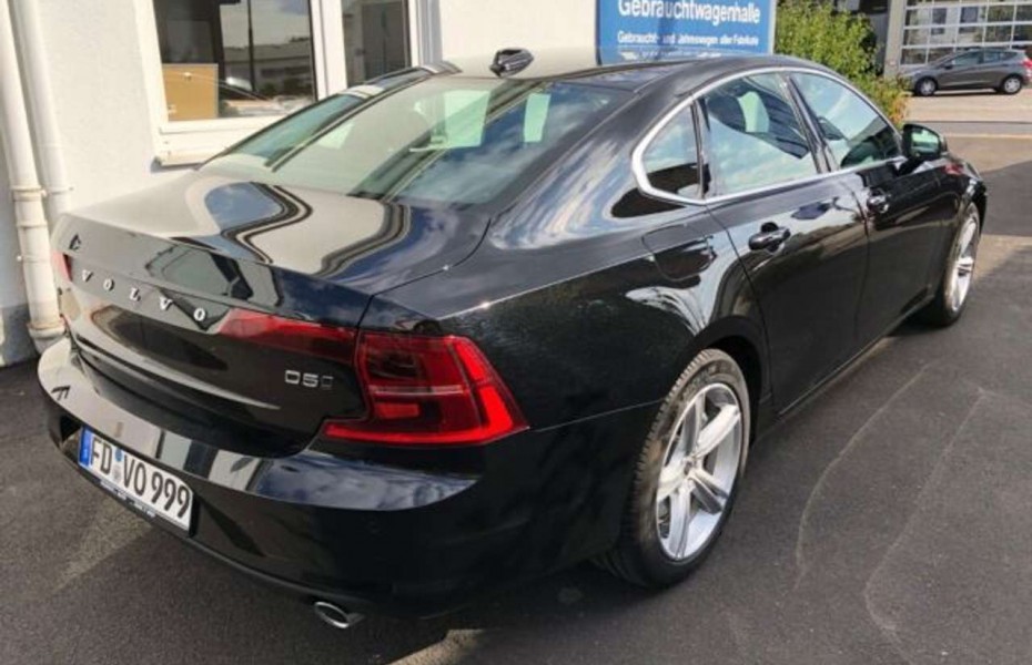 Volvo S90 D5 AWD Geartronic Momentum Standh. ACC LED