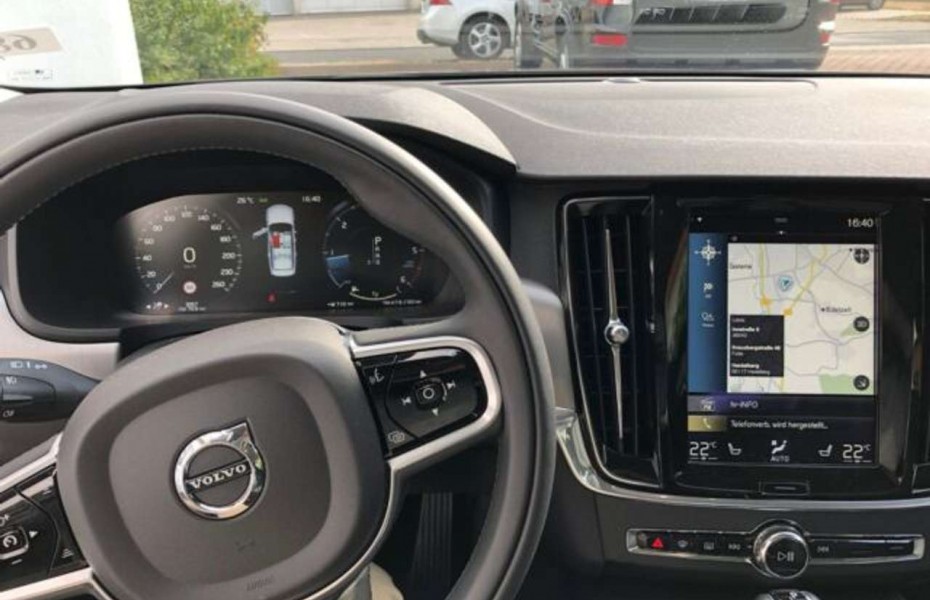 Volvo S90 D5 AWD Geartronic Momentum Standh. ACC LED