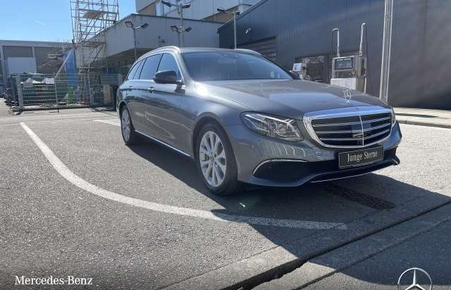 Mercedes-Benz Třídy E 400d T 4M Avantgarde Exclusive Fahrass 360° PTS