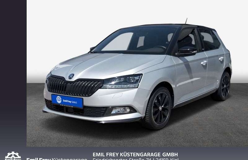 Škoda Fabia 1.0 TSI Monte Carlo Navi LED Tempomat Pano Apple