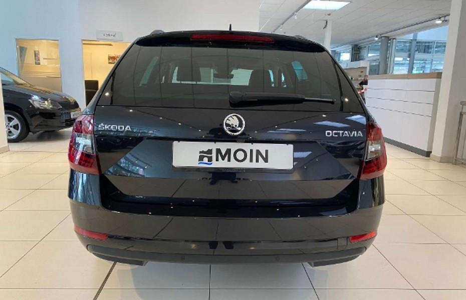 Škoda Octavia Combi L&K 2.0 TDI-DSG Navi,GRA,PDC,FSE,E-PANO