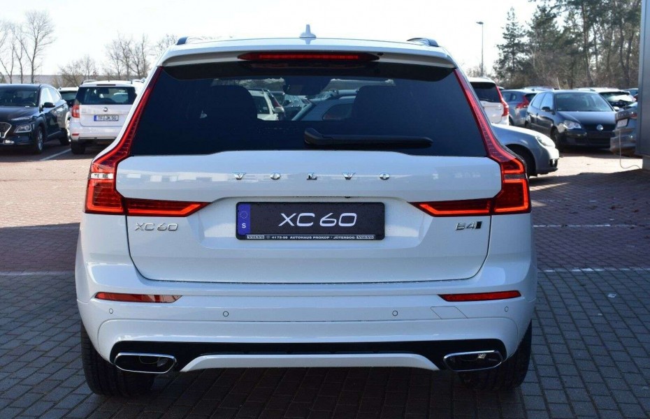 Volvo XC60 B4 D AWD R-Design LUFT PANO STHZ 360 H&K QI