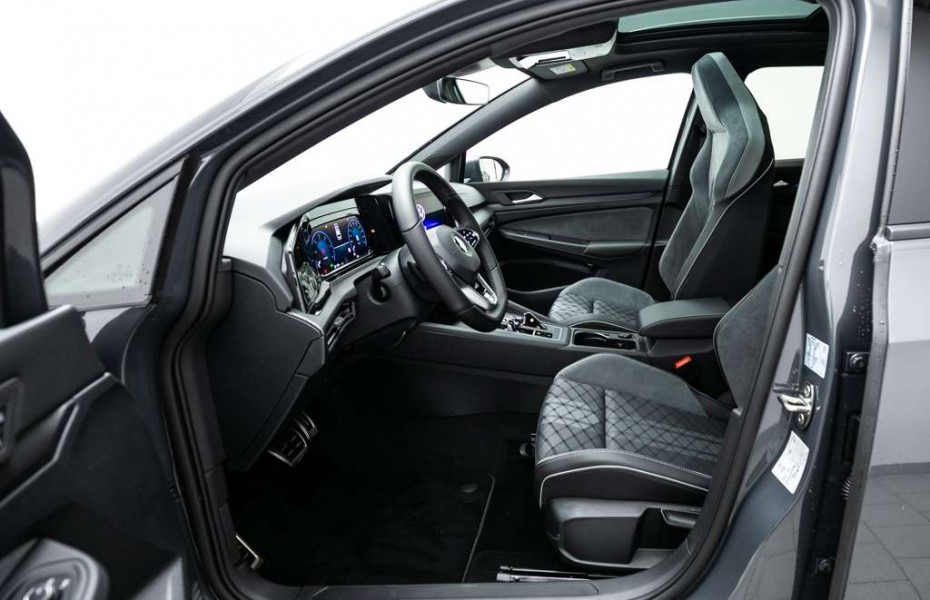 Volkswagen Golf VIII R-Line 2.0 TDI DSG LED Navi ACC Kamera PSD