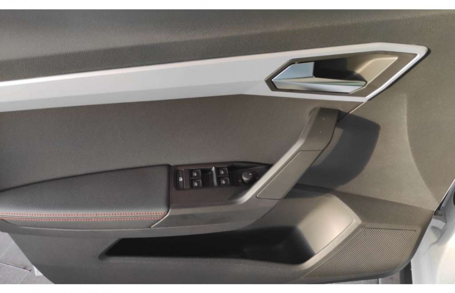 SEAT Arona FR 1.5 DSG Navi Alcantara AHK LED Facelift