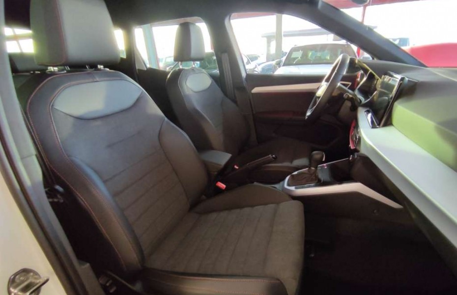 SEAT Arona FR 1.5 DSG Navi Alcantara AHK LED Facelift
