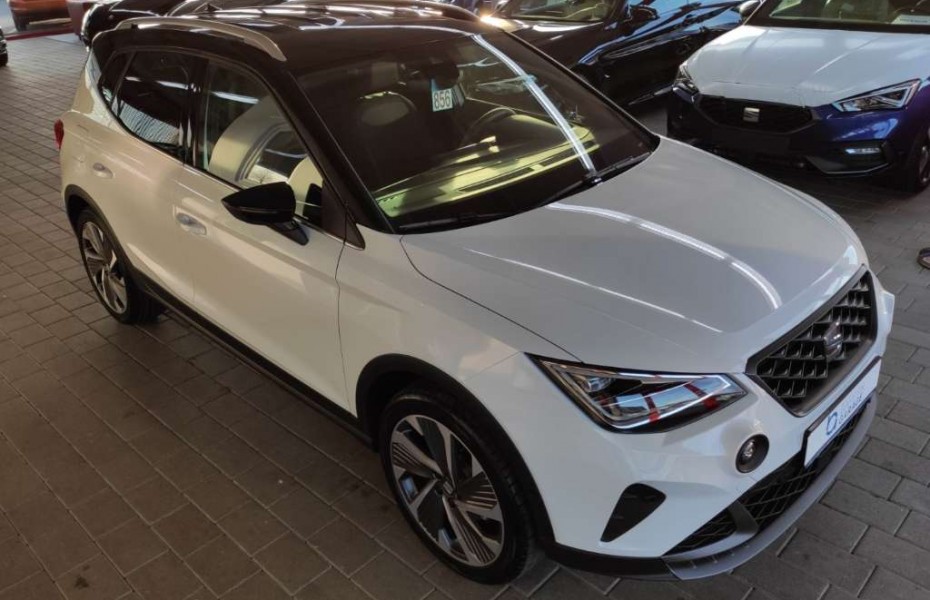 SEAT Arona FR 1.5 DSG Navi Alcantara AHK LED Facelift