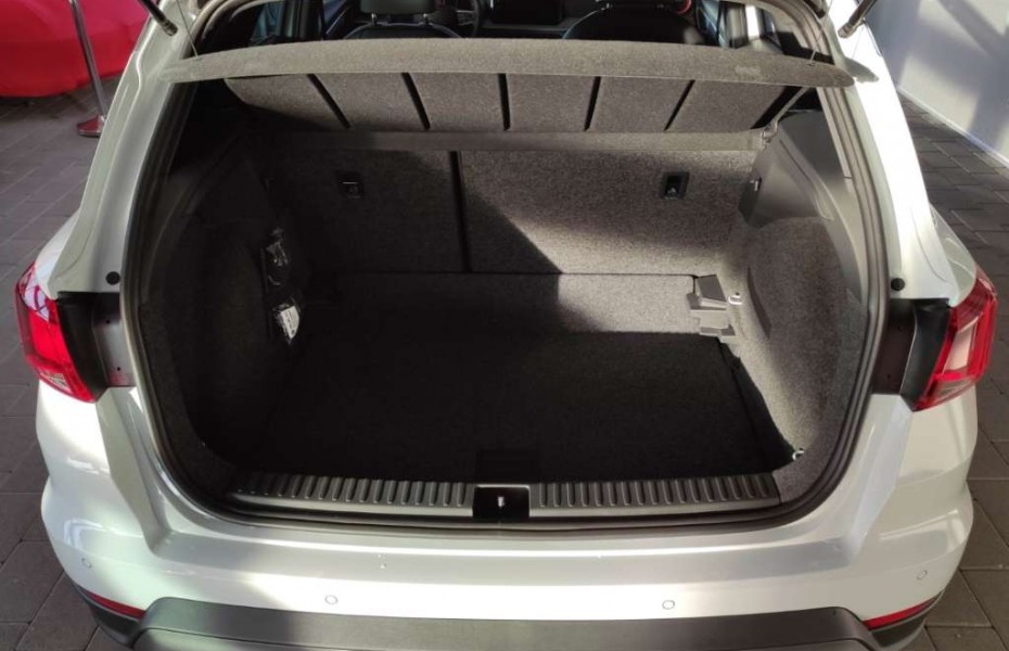 SEAT Arona FR 1.5 DSG Navi Alcantara AHK LED Facelift