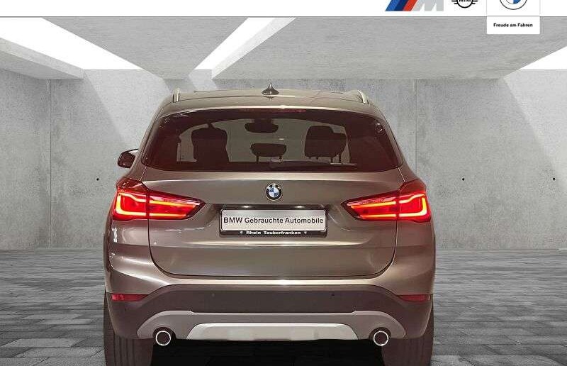 BMW X1 xDrive18d xLine LED Navi Panorama Parkassist.