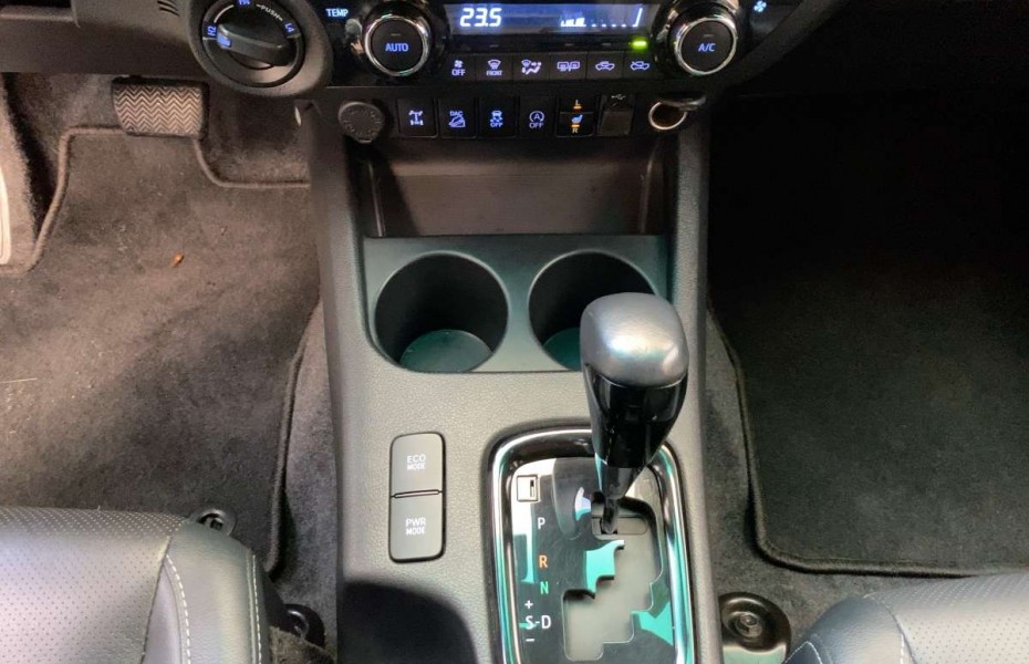 Toyota Hilux 2.4 Double Cab Executive  KAMERA SHZ USB