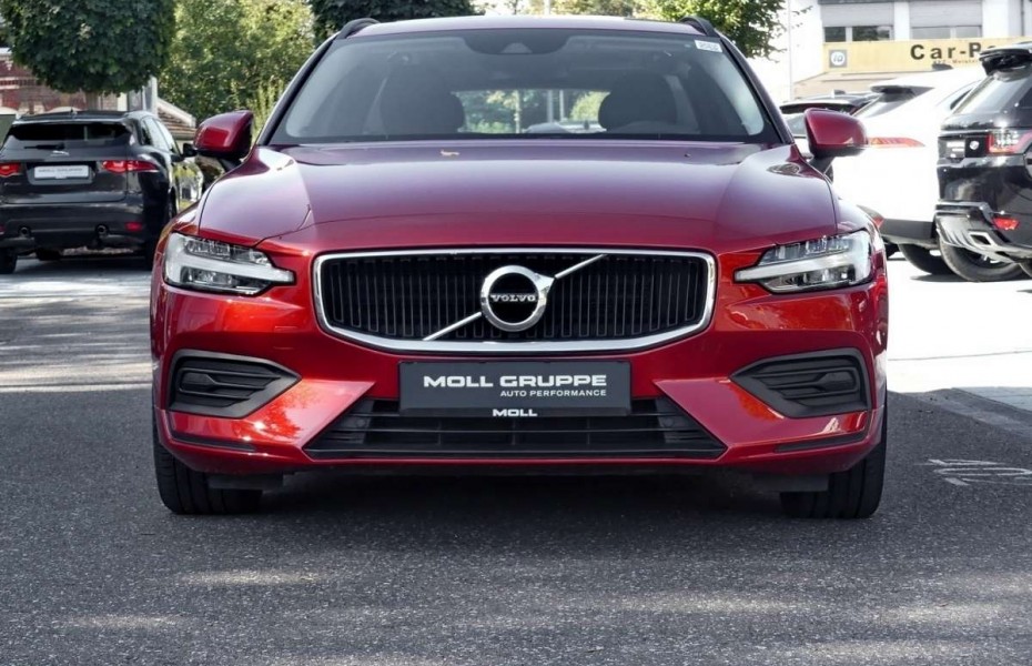 Volvo V60 D4 Momentum Pano Kamera Soundsystem