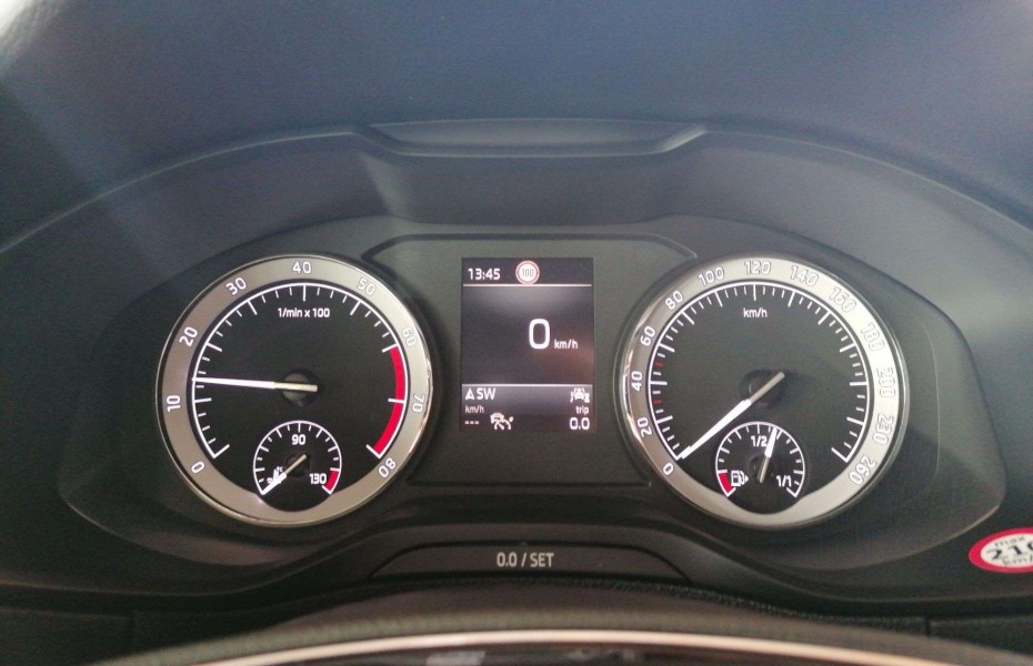 Škoda Karoq 1.5TSI NAVI.LED.ACC.KAM.SignAs.CANTON.AHK.SHZ.Lane