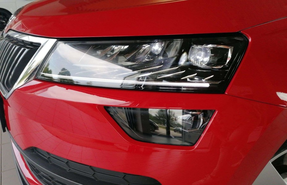 Škoda Karoq 1.5TSI NAVI.LED.ACC.KAM.SignAs.CANTON.AHK.SHZ.Lane