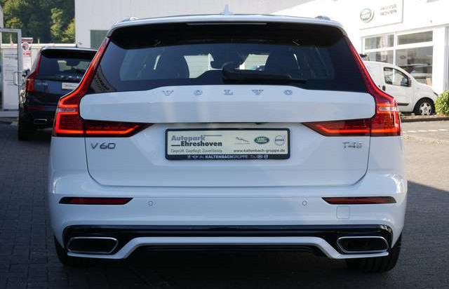 Volvo V60 T4 Geartronic R-Design 1.Hand PANORAMA