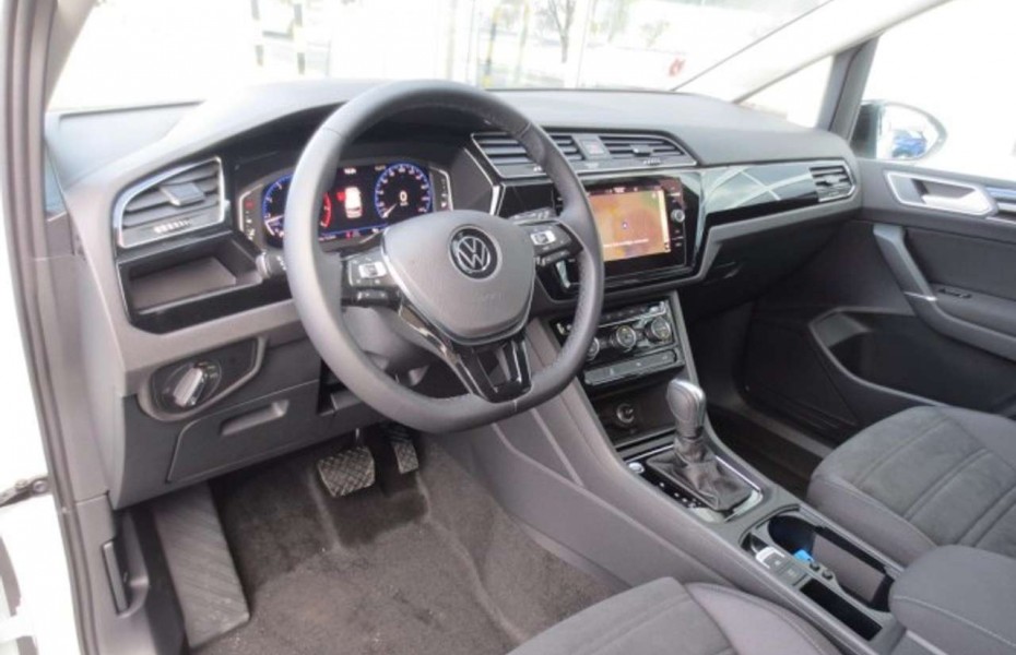 Volkswagen Touran R-Line 1,5 TSI DSG+NAV+AHK+KAMERA+LED+DIGITALCOCKP