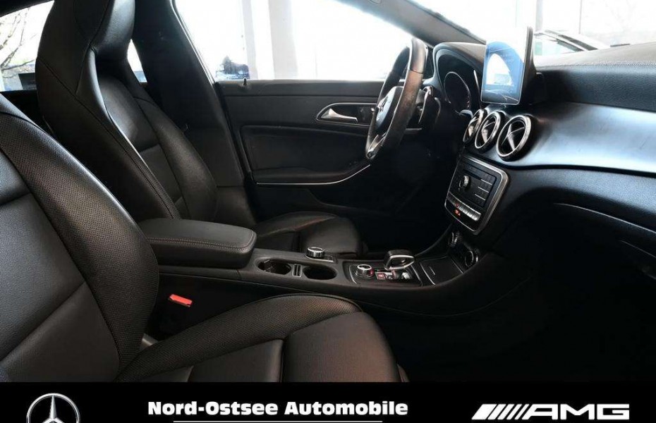 Mercedes-Benz CLA 45 AMG 4M Comand DriversP. Kamera Spur Pano