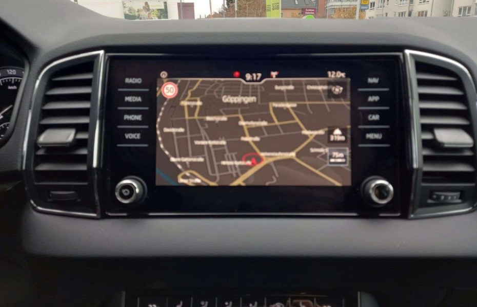 Škoda Karoq Style 1,5 TSI DSG NAVI,KAMERA,ACC,PDC