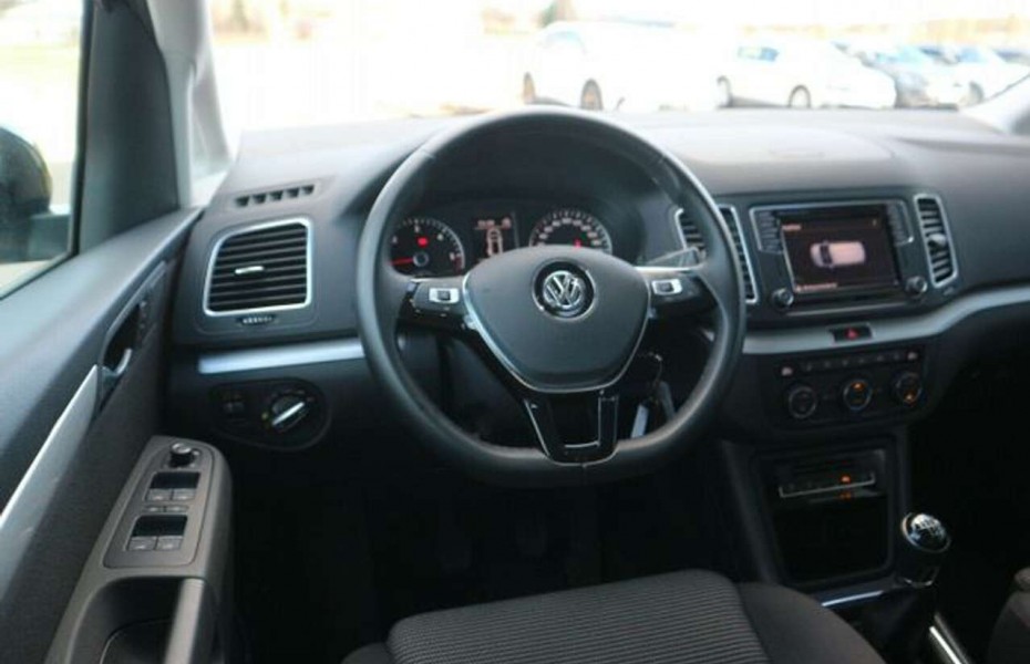 Volkswagen Sharan 2.0 TDI COMFORTLINE 7-SITZER GARANTIE+NAV