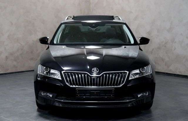 Škoda Superb Combi 1.8 TSI Style Pano BiXen Navi Taž LED