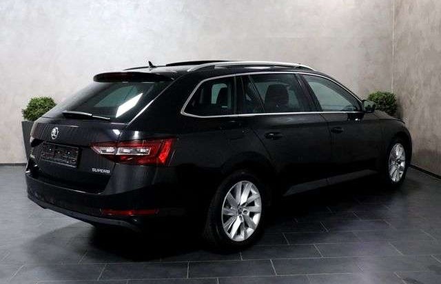 Škoda Superb Combi 1.8 TSI Style Pano BiXen Navi Taž LED