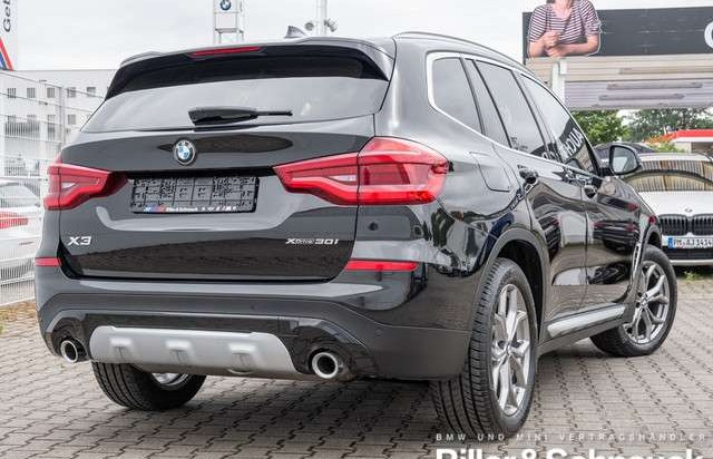 BMW X3 xDrive 30iA X-Line STANDHZ+LEDER+AHK+HUD+M