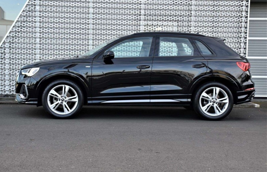 Audi Q3 35 TDI S-LINE LED AHK ACC VIRTUAL NAVI-PLUS K