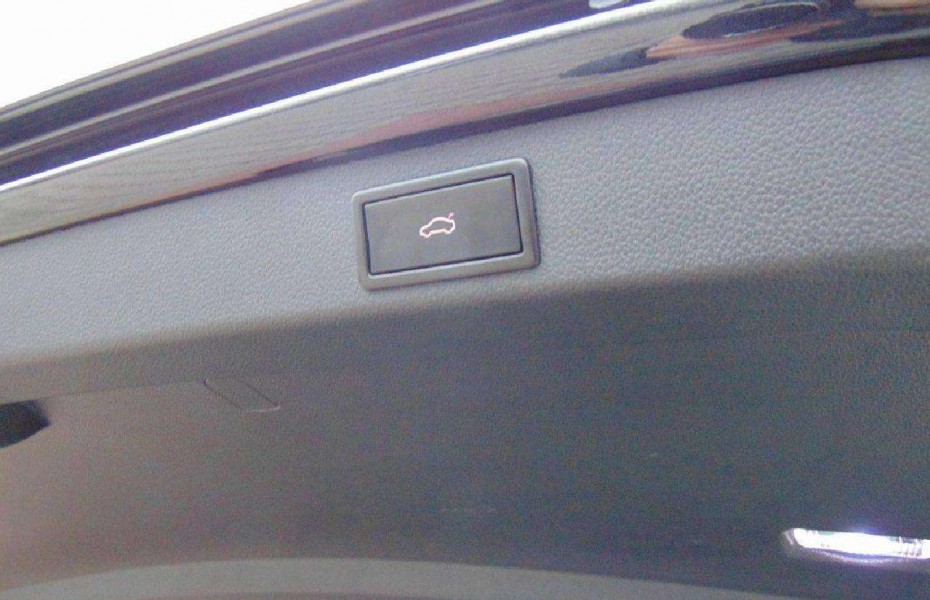 Škoda Superb 2.0TDI DSG 4x4 Premium Edition / Columbus / AHK
