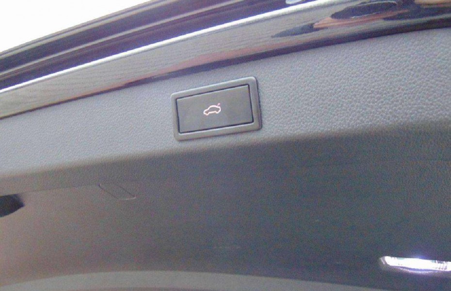 Škoda Superb 2.0TDI DSG 4x4 Premium Edition / Columbus / AHK