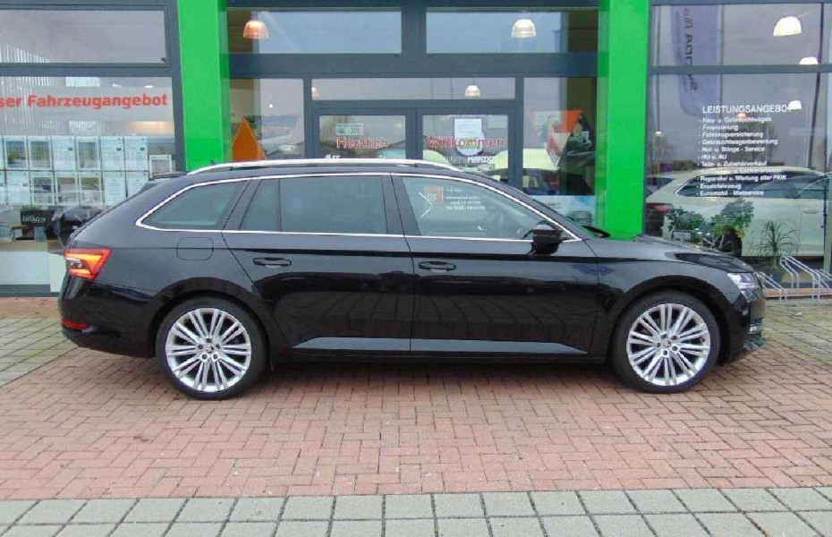 Škoda Superb 2.0TDI DSG 4x4 Premium Edition / Columbus / AHK