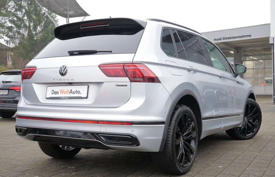 Volkswagen Tiguan R-LINE BlackStyle 4M TDI DSG Navi AHK DCC