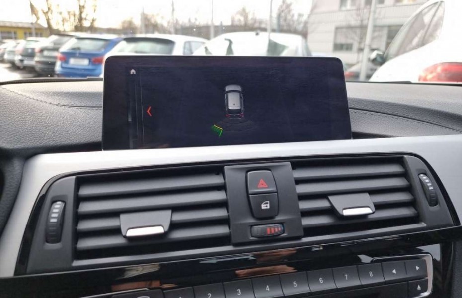 BMW Řada 3 320 i Touring xDrive M Sport Navi Leder LED Wireless