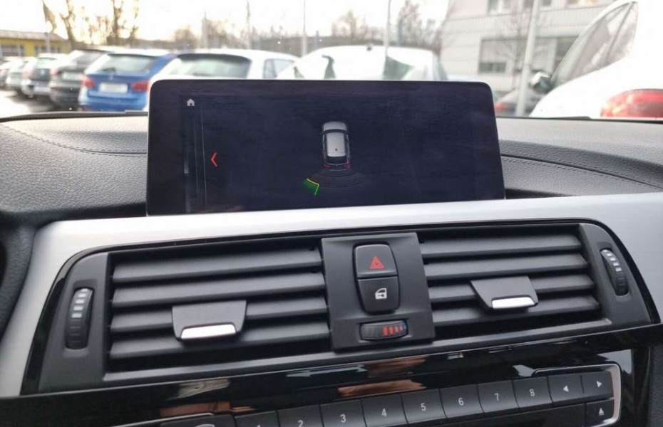 BMW Řada 3 320 i Touring xDrive M Sport Navi Leder LED Wireless