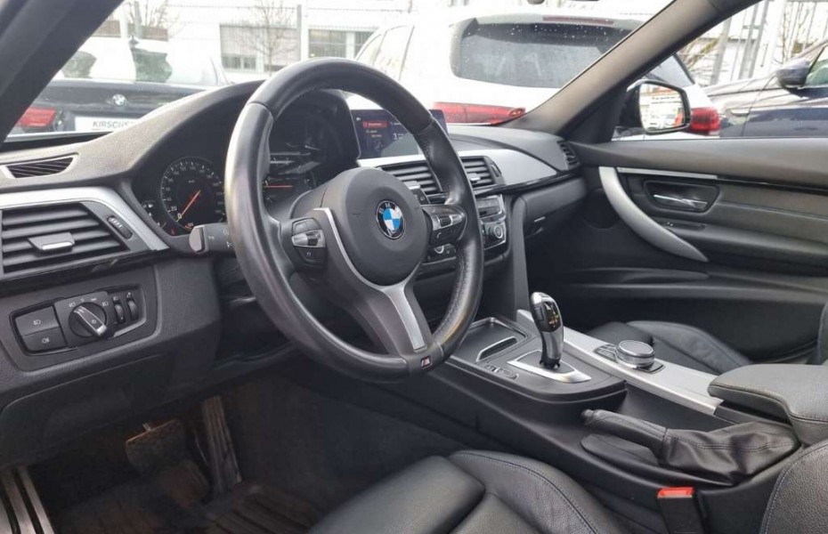 BMW Řada 3 320 i Touring xDrive M Sport Navi Leder LED Wireless