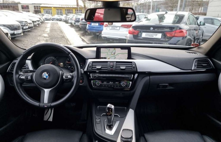 BMW Řada 3 320 i Touring xDrive M Sport Navi Leder LED Wireless