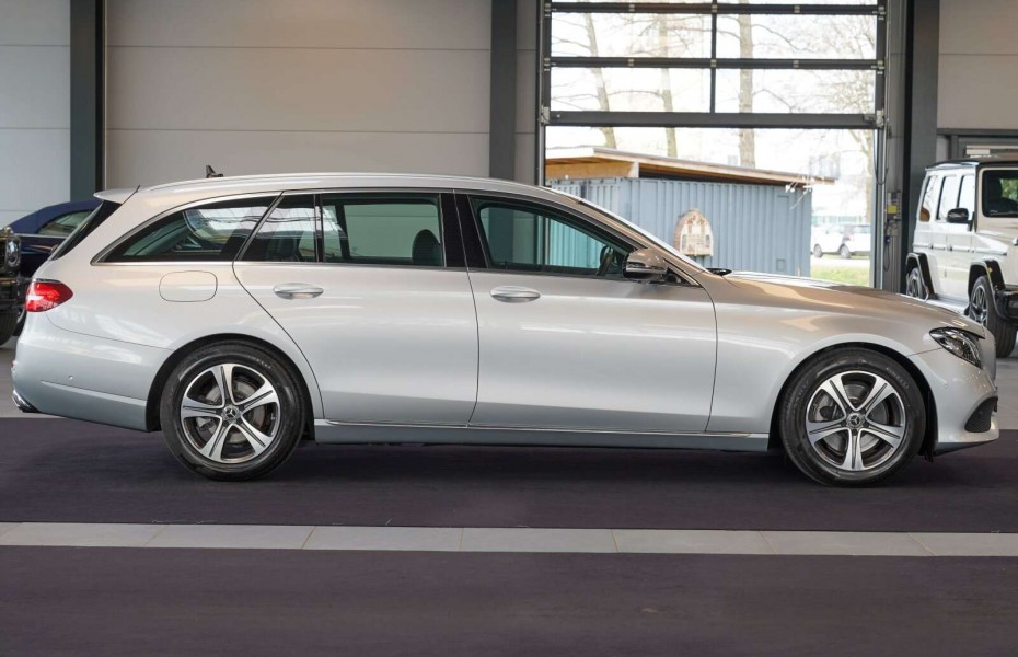 Mercedes-Benz Třídy E 220d T 4M AVANTGARDE COMAND Anhängevorrichtun