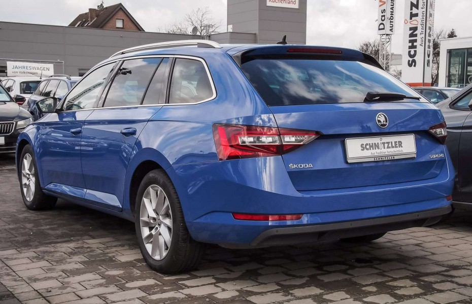 Škoda Superb Combi 2.0 TDI DSG Style **275,-mtl. Rate**