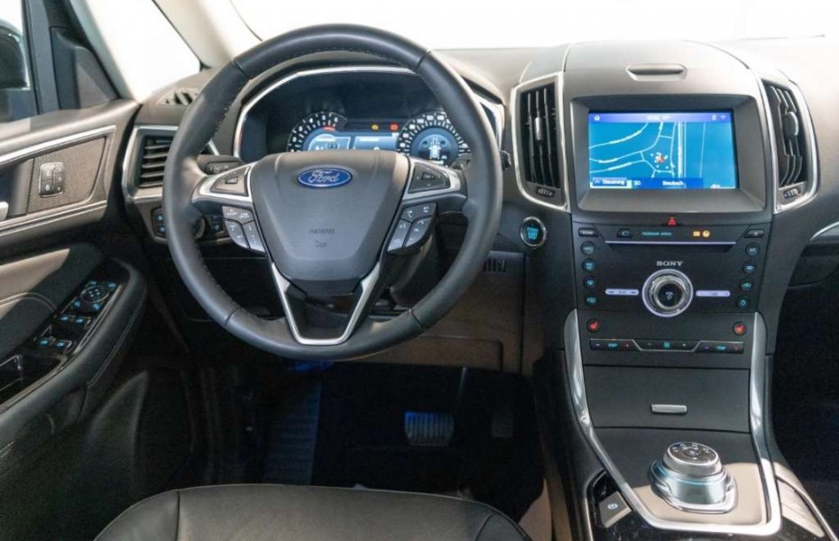 Ford Galaxy Titanium 4x4 2.0TDCI Automatik AHK Panodach LED Na