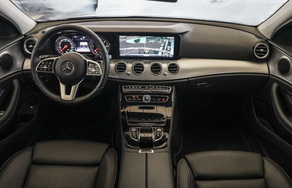 Mercedes-Benz Třídy E 220d T AVANTGARDE LEDER COMAND LED KAMERA
