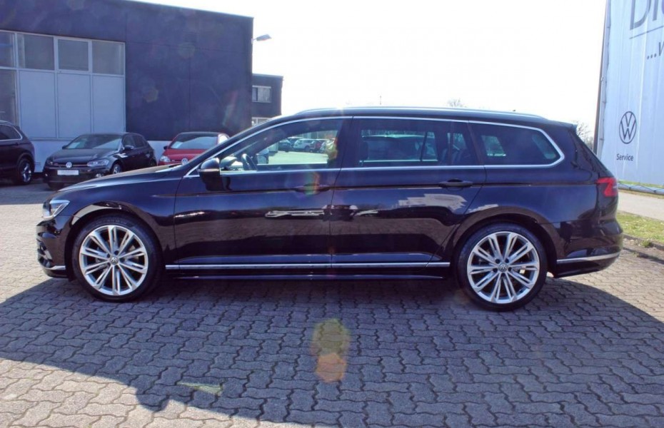 Volkswagen Passat Highline 2.0 TDI DSG 2x R-LINE Masáže LED AdTemp