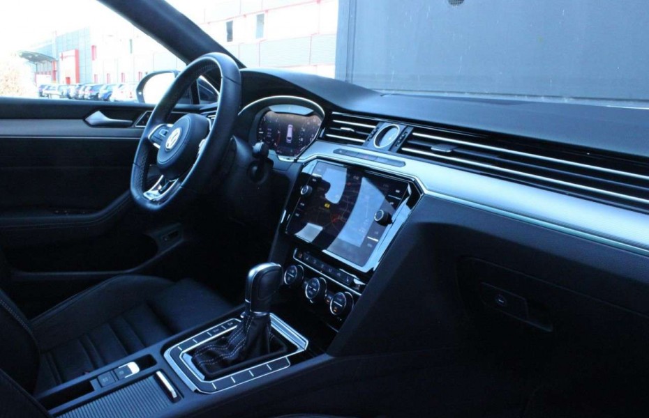 Volkswagen Passat Highline 2.0 TDI DSG 2x R-LINE Masáže LED AdTemp