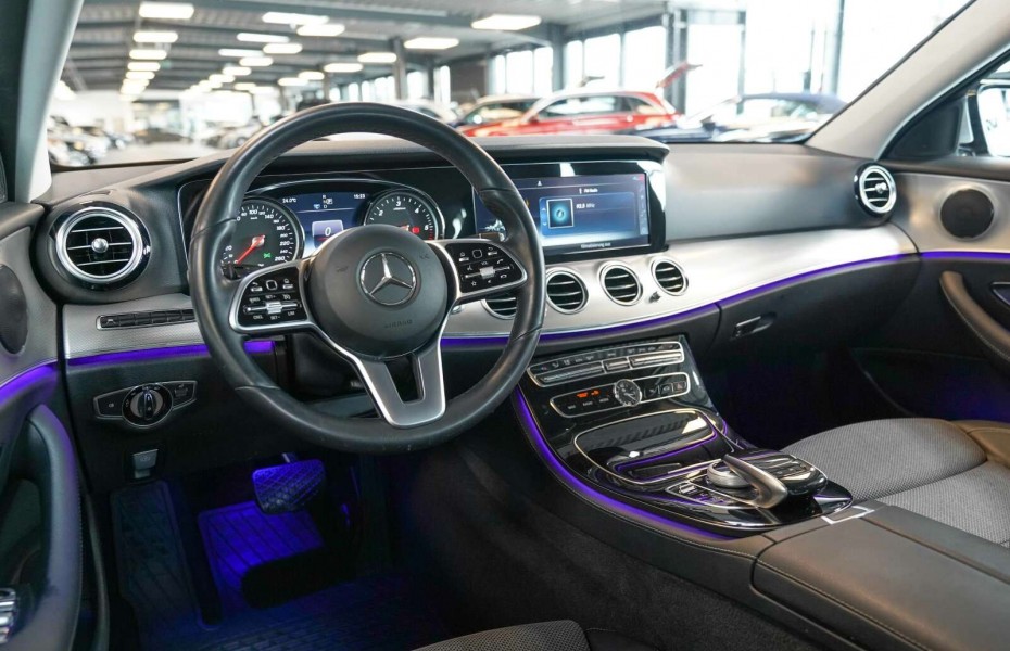 Mercedes-Benz Třídy E 220d Avantgarde Comand LED Apple Kam