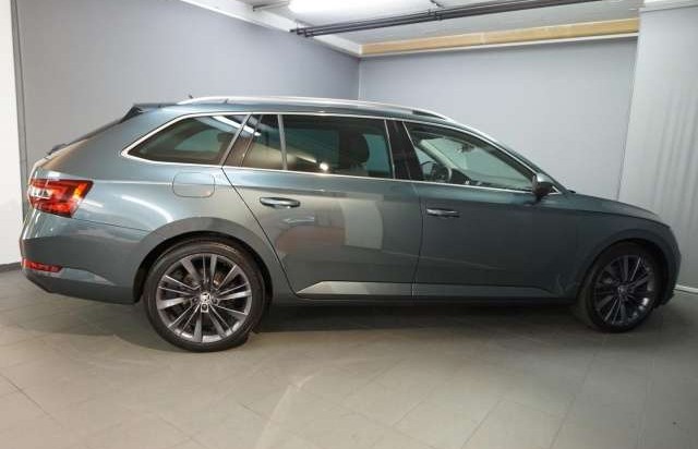 Škoda Superb Combi 2.0TDI DSG 4x4 PremiumEdition/ACC