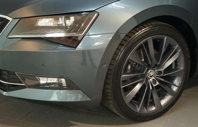 Škoda Superb Combi 2.0TDI DSG 4x4 PremiumEdition/ACC