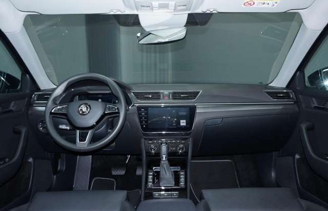 Škoda Superb Combi 2.0TDI DSG 4x4 PremiumEdition/ACC